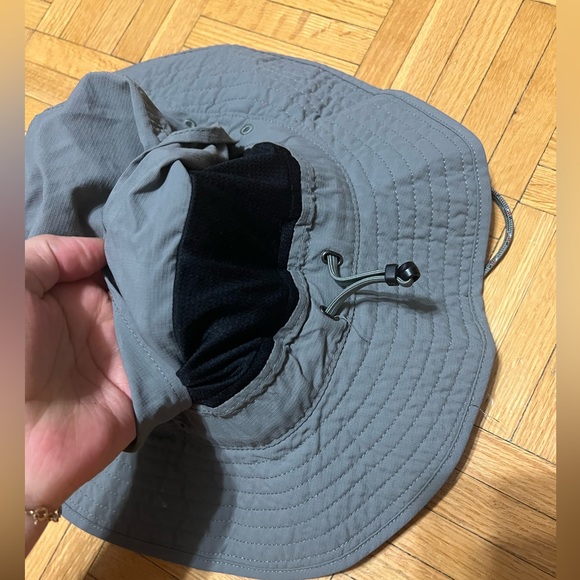 Bucket hat for hicking - Picture 3 of 3
